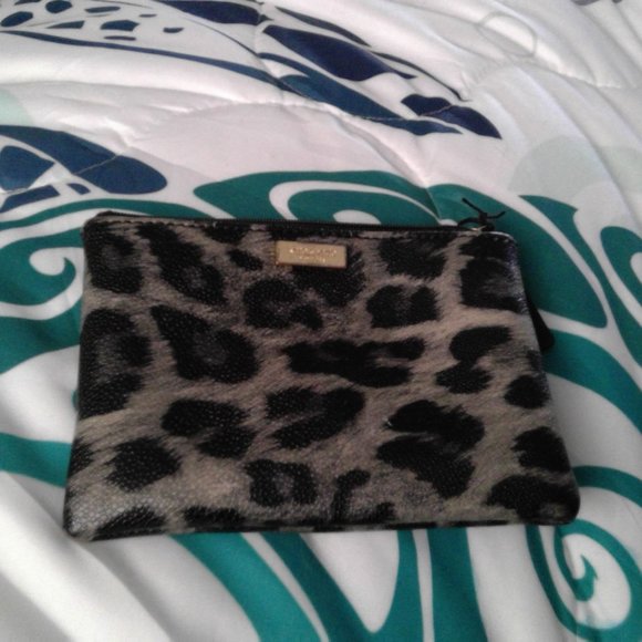Kate Spade Grant St grainy  pouch - Picture 1 of 3